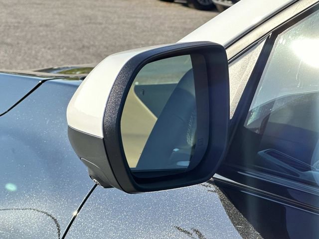 Used 2025 Chevrolet Equinox ACTIV w/ Safety and Technology Package image 24