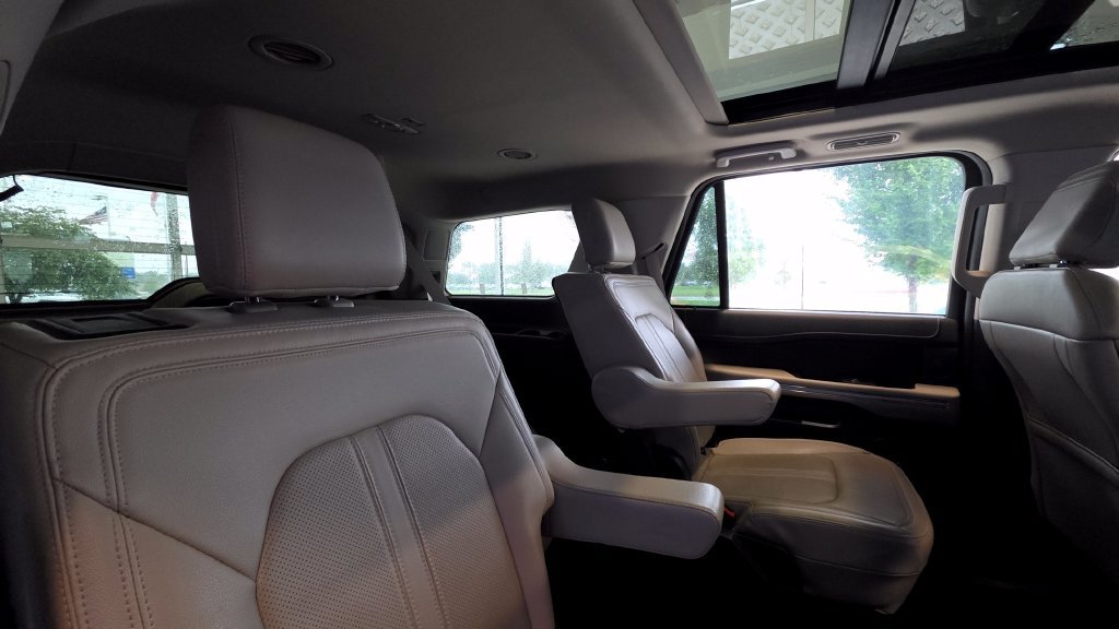 Used 2024 Ford Expedition Limited AWD/4WD image 13