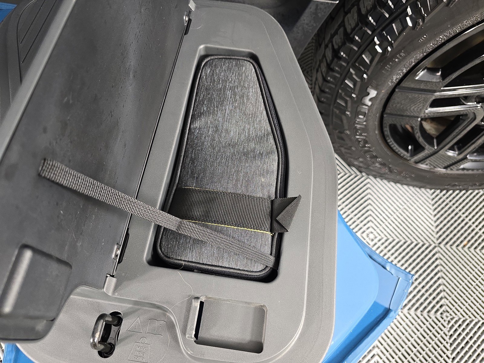 Used 2022 Rivian R1T Adventure image 30