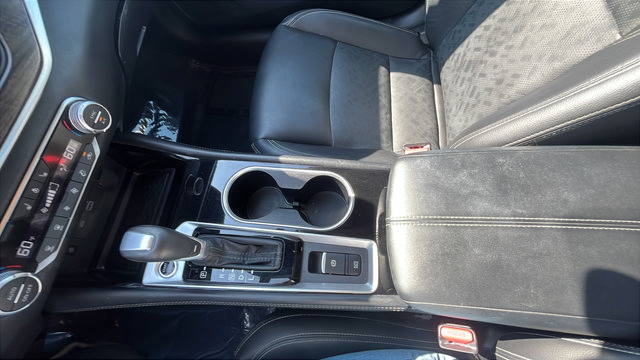 Used 2025 Nissan Altima 2.5 SL FWD image 17