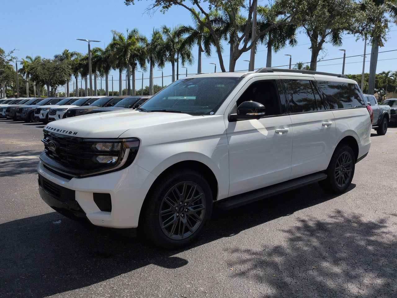 New 2026 Ford Expedition Max Platinum w/ Stealth Appearance Package AWD/4WD image 8