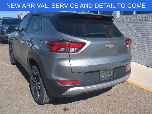 Used 2024 Chevrolet TrailBlazer LT w/ Driver Confidence Package AWD/4WD image 3