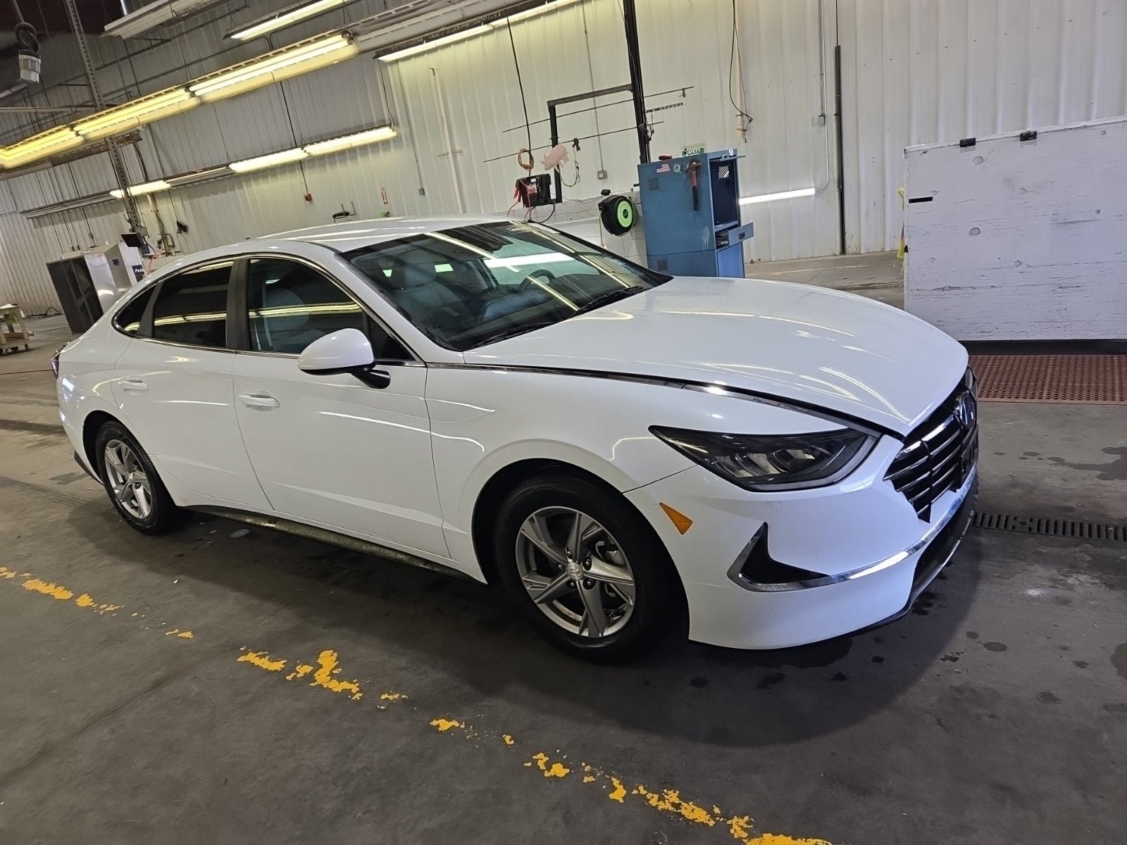 Used 2020 Hyundai Sonata SE FWD image 2