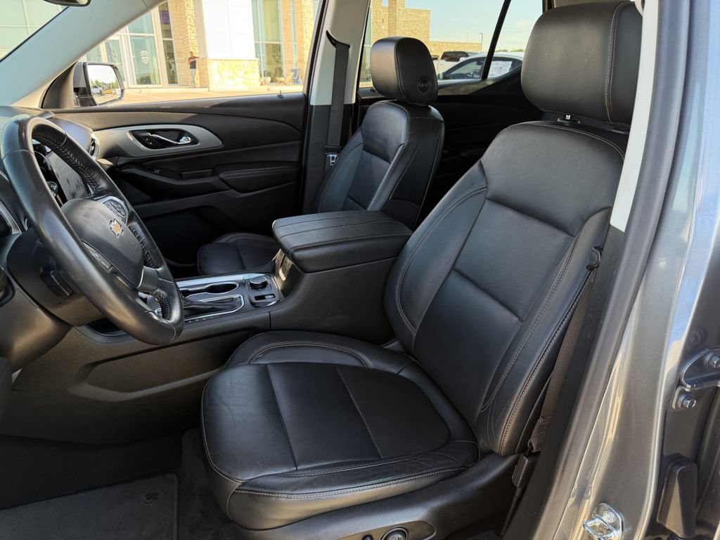Used 2020 Chevrolet Traverse LT FWD image 24