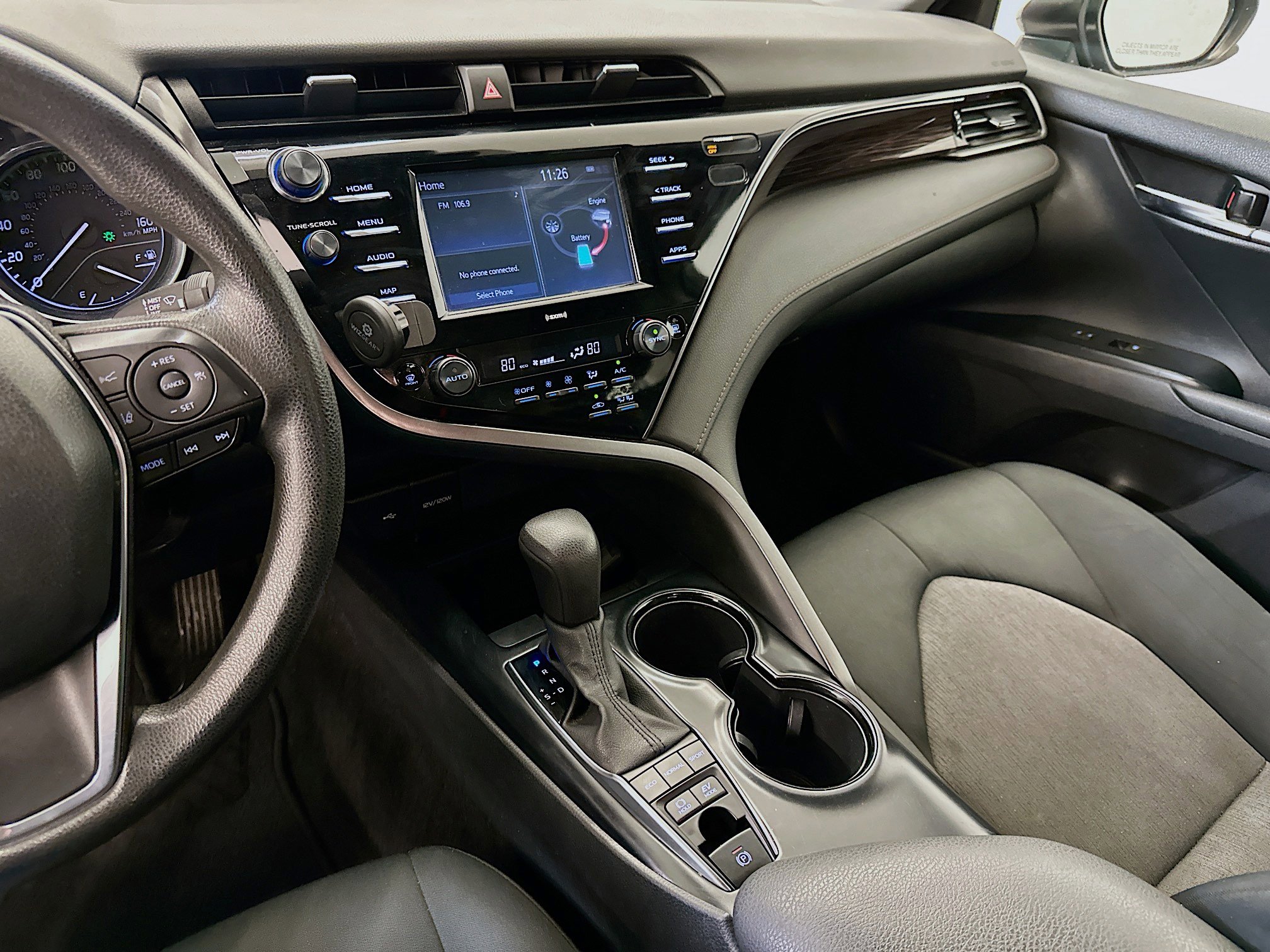 Used 2020 Toyota Camry LE image 26