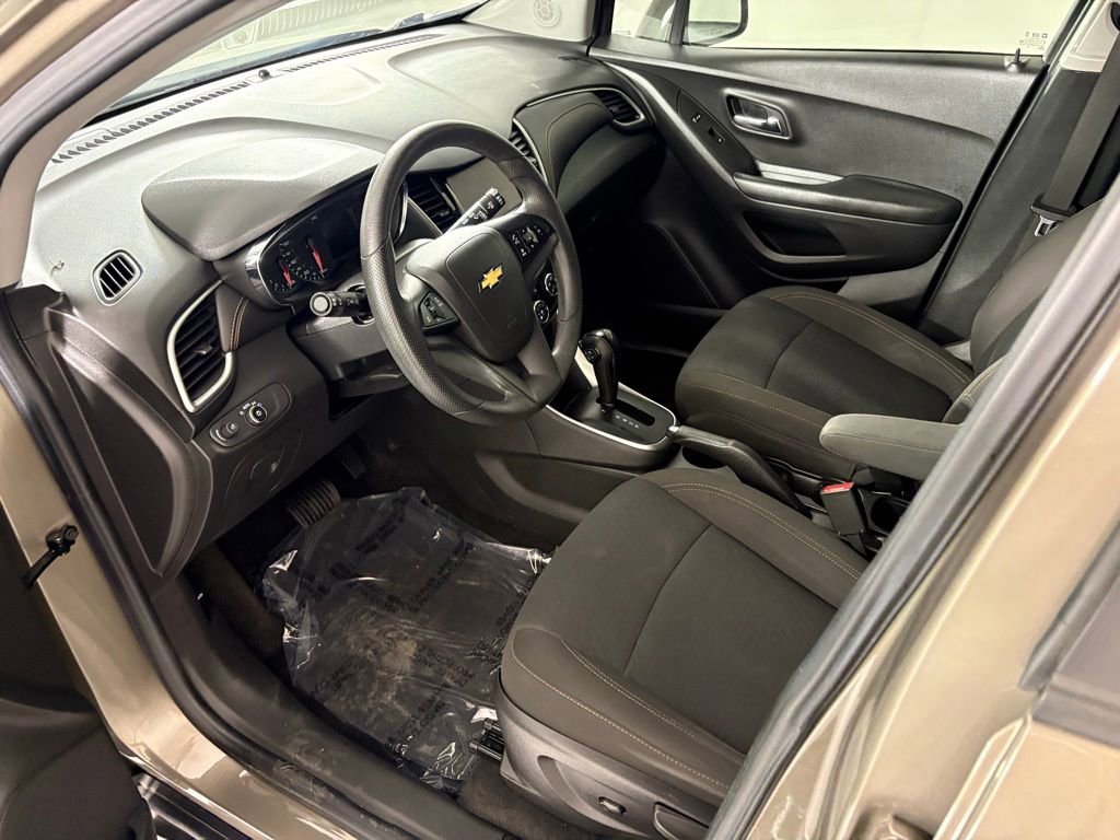 Used 2021 Chevrolet Trax LS w/ Tint and Cruise Package FWD image 28