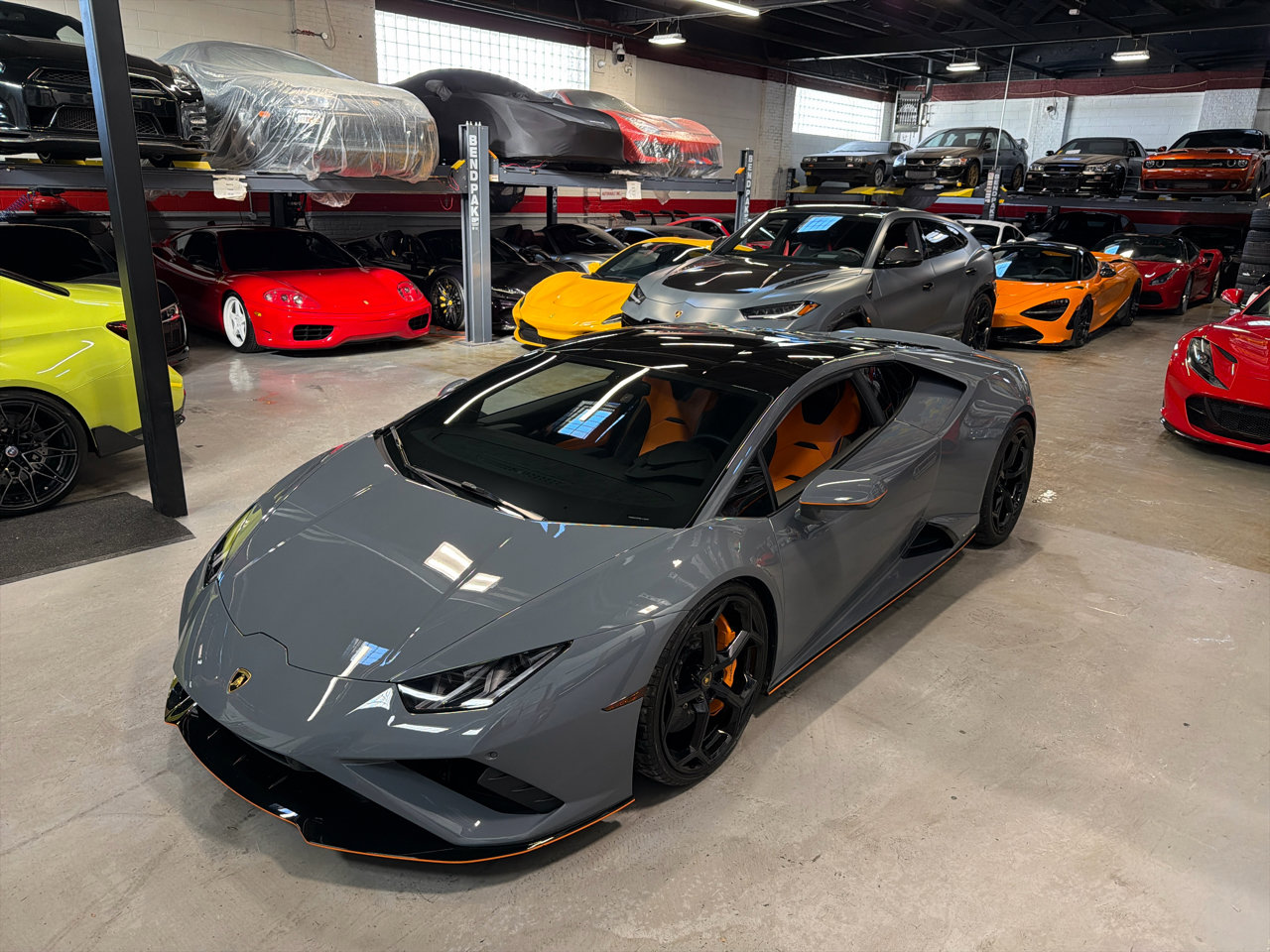 Used 2022 Lamborghini Huracan EVO image 11