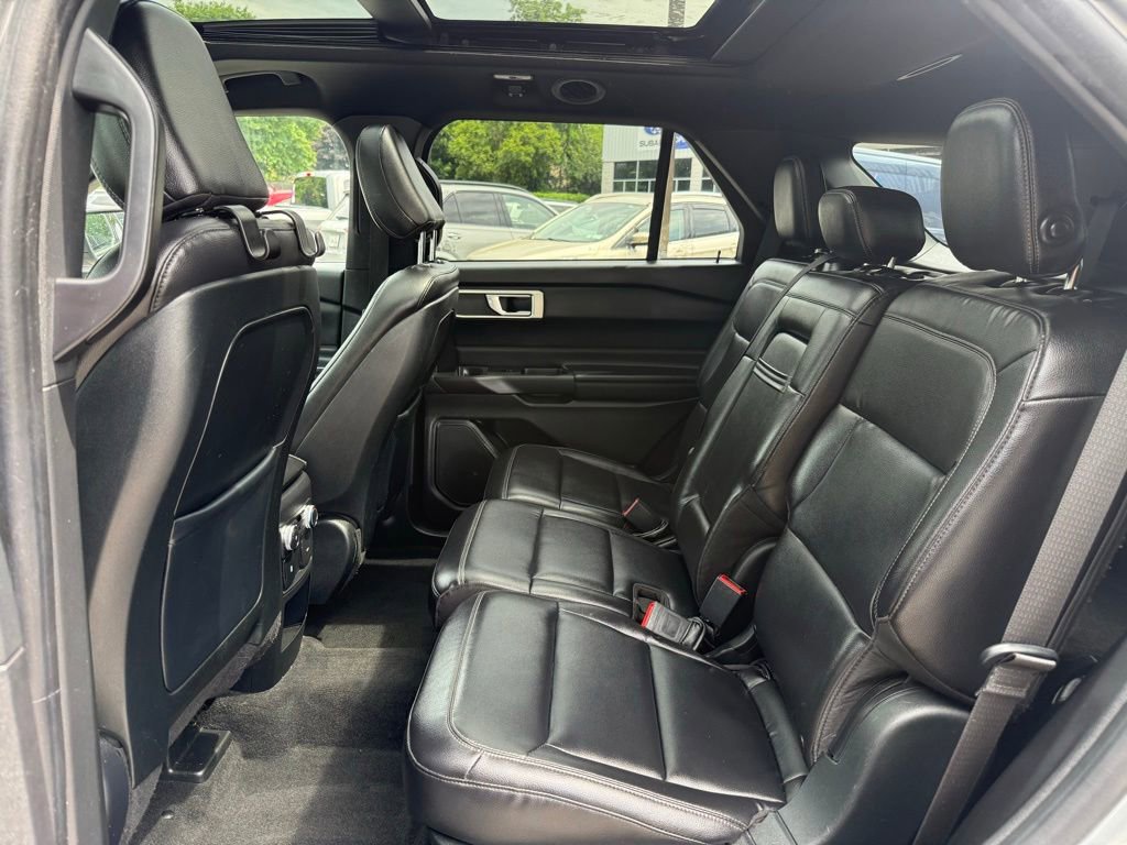 Used 2020 Ford Explorer XLT w/ Equipment Group 202A AWD/4WD image 24
