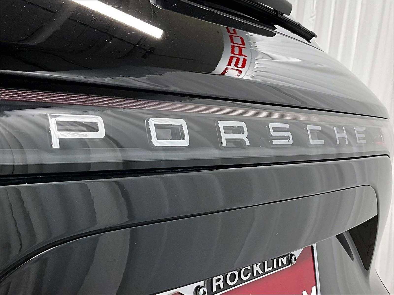 Used 2022 Porsche Cayenne image 34