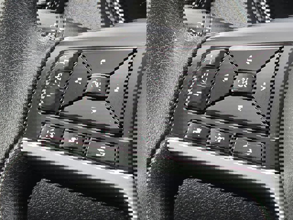 Used 2022 Nissan Rogue Sport S image 17