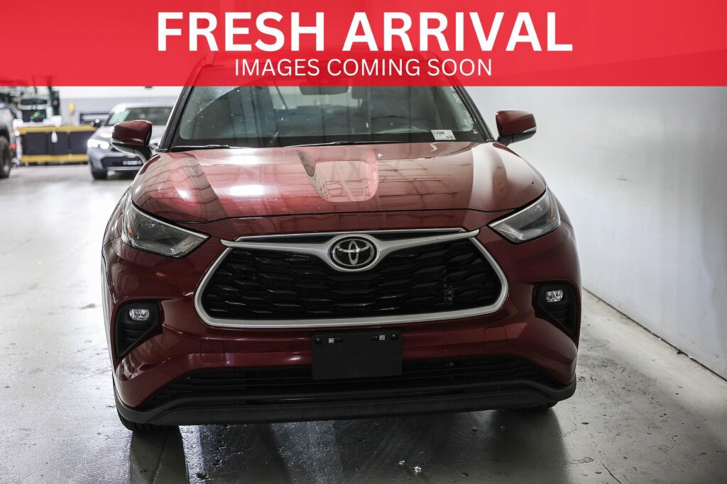 Used 2023 Toyota Highlander XLE