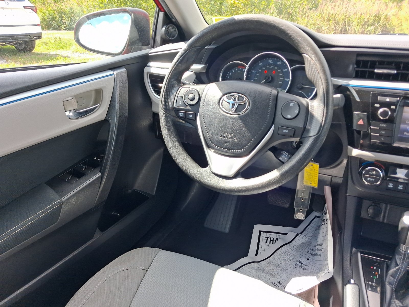 Used 2016 Toyota Corolla LE FWD image 12