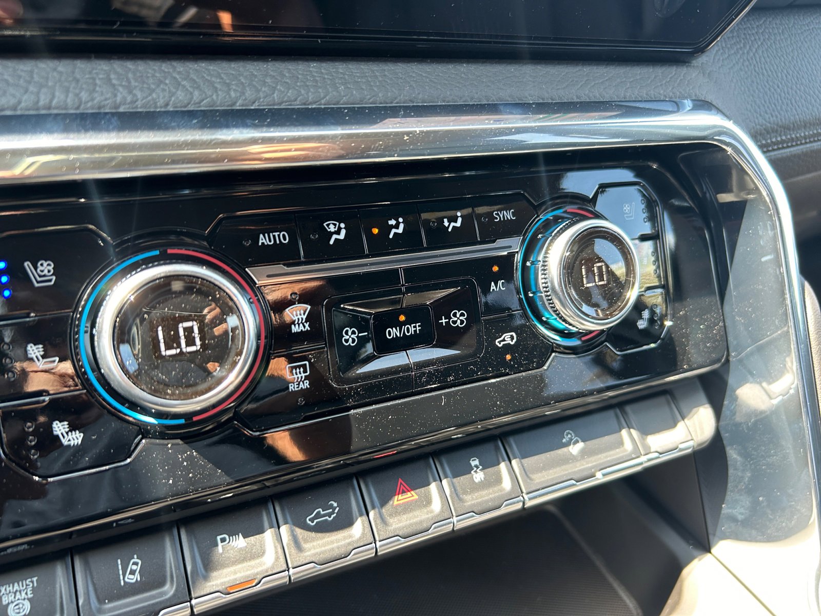 New 2026 GMC Sierra 2500 Denali w/ Denali Reserve Package image 17