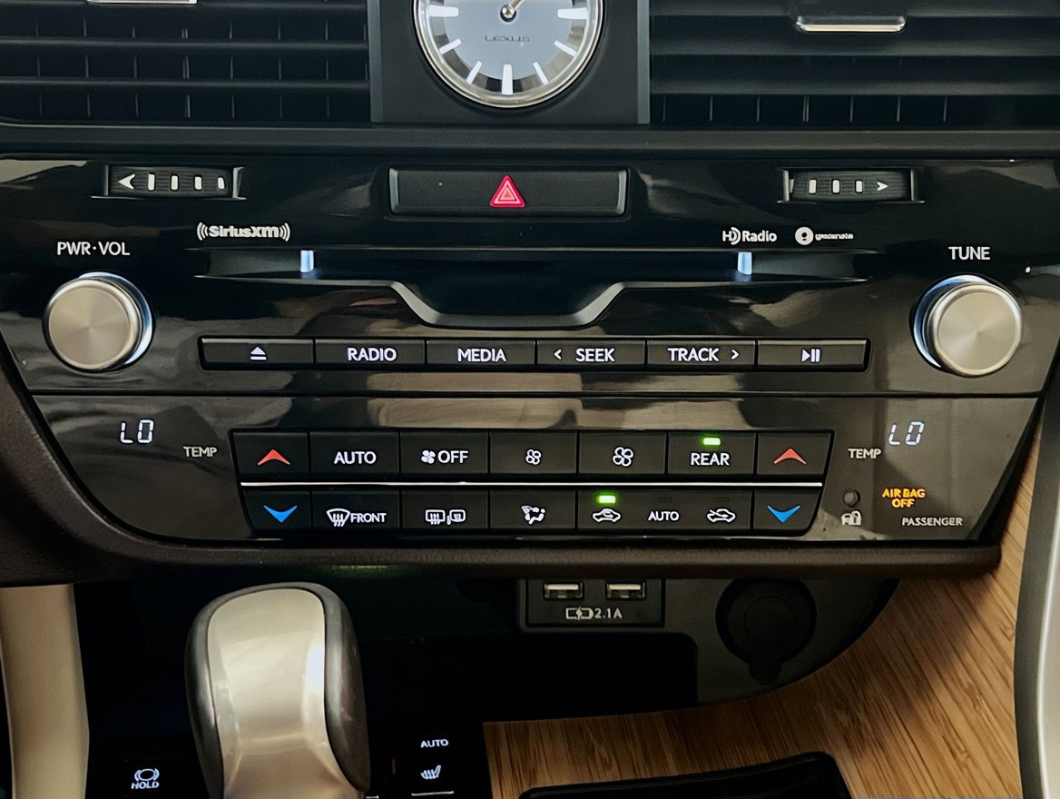 Used 2020 Lexus RX 350L FWD w/ Premium Package image 12