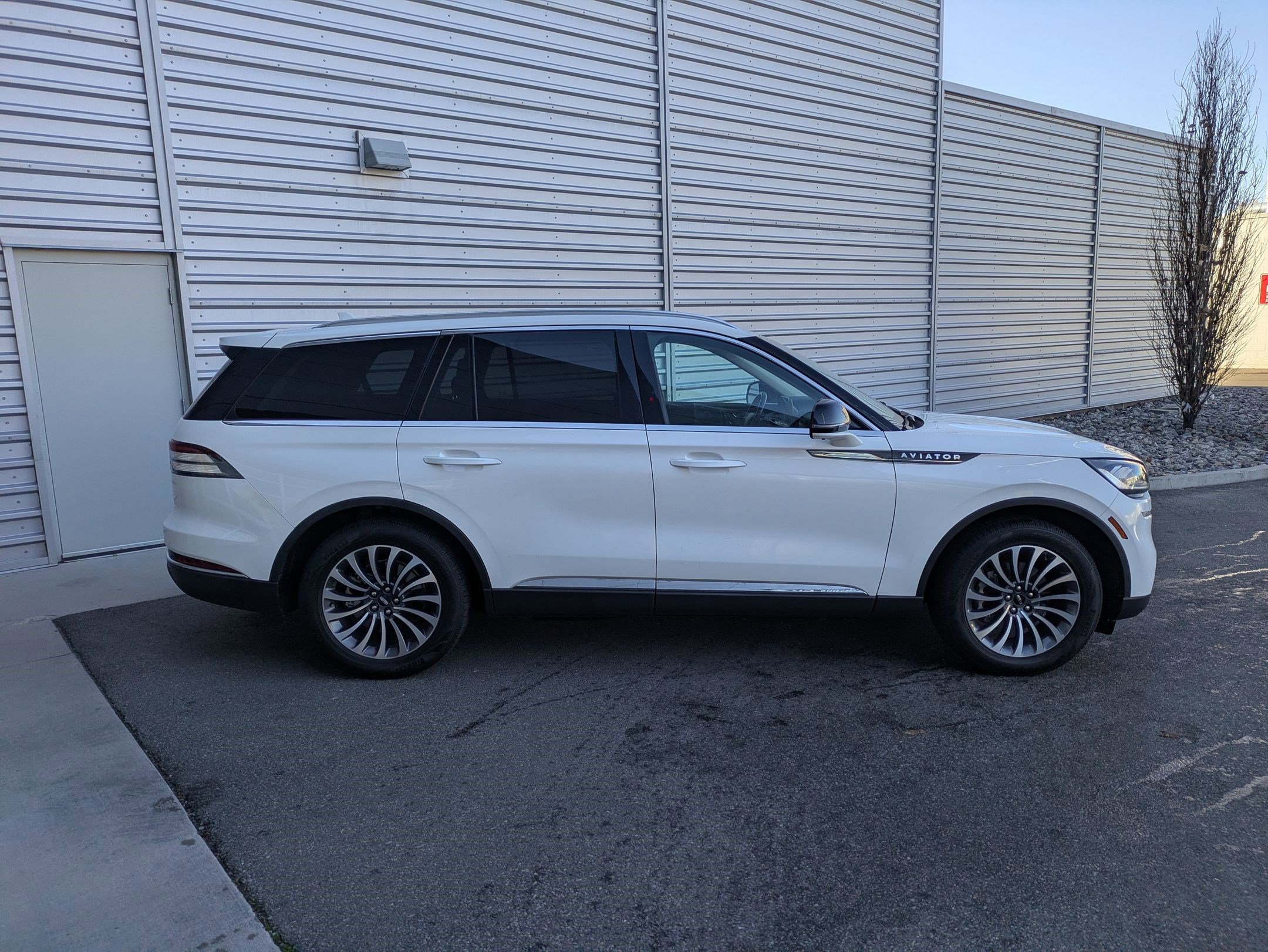 Used 2022 Lincoln Aviator Reserve w/ Elements Package Plus image 6