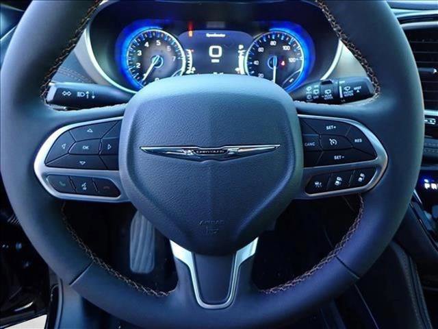 New 2026 Chrysler Pacifica Pinnacle FWD image 16