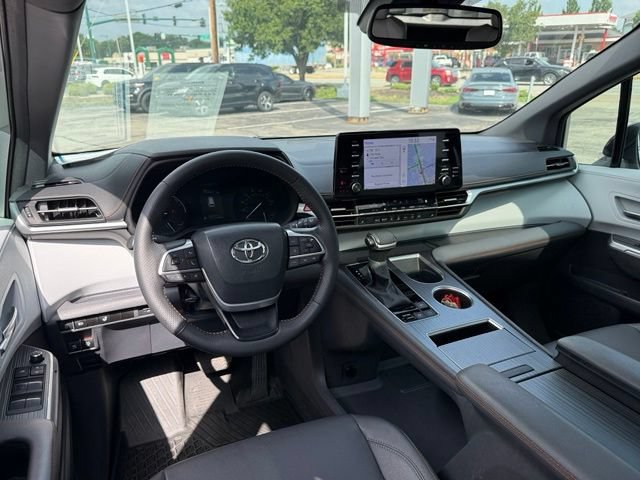Used 2024 Toyota Sienna XSE FWD image 17