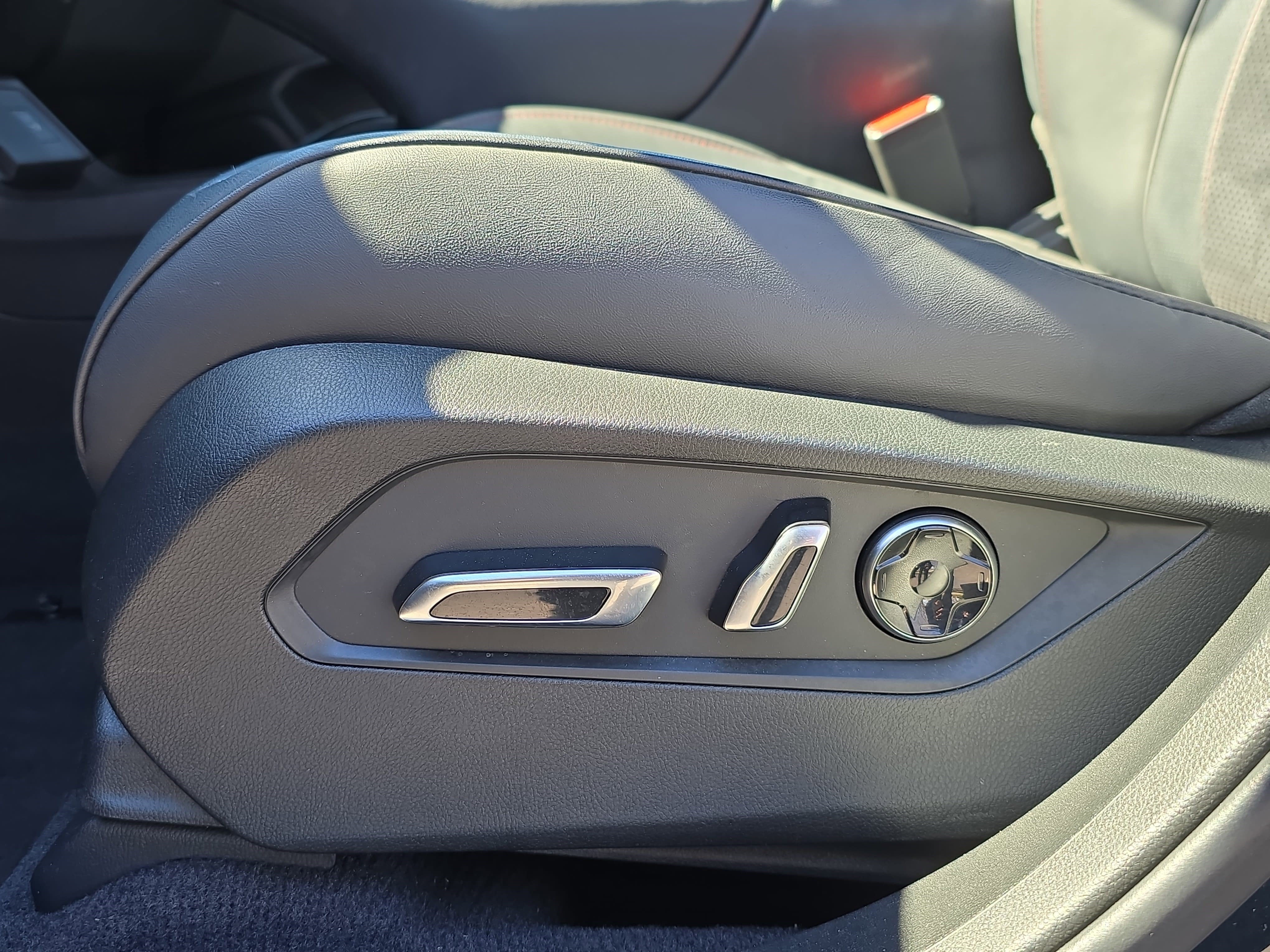 Used 2023 Acura RDX A-Spec image 30