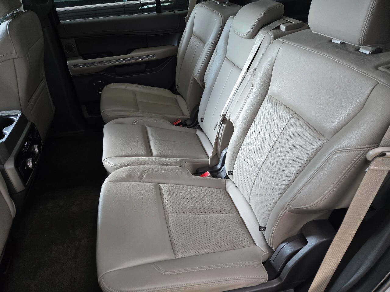 Used 2019 Ford Expedition XLT w/ Equipment Group 202A image 23