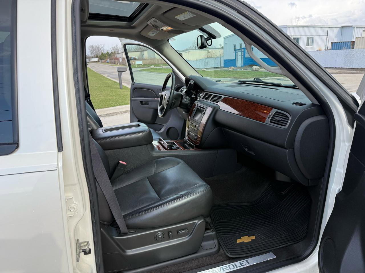 Used 2011 Chevrolet Avalanche LTZ image 26