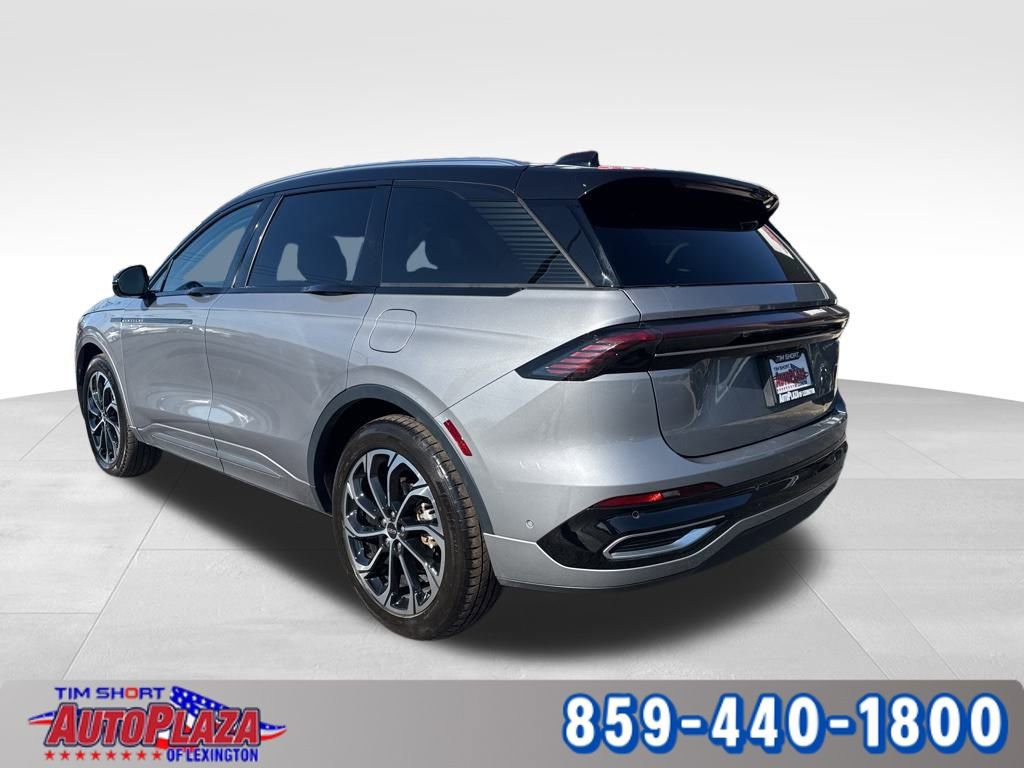 Used 2024 Lincoln Nautilus Reserve image 2