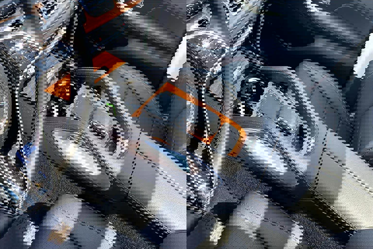 Used 2025 Mercedes-Benz GLE 350 4MATIC image 16