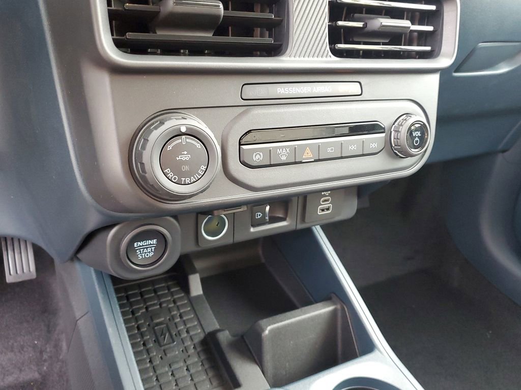 New 2025 Ford Maverick Lariat w/ Black Appearance Package image 21