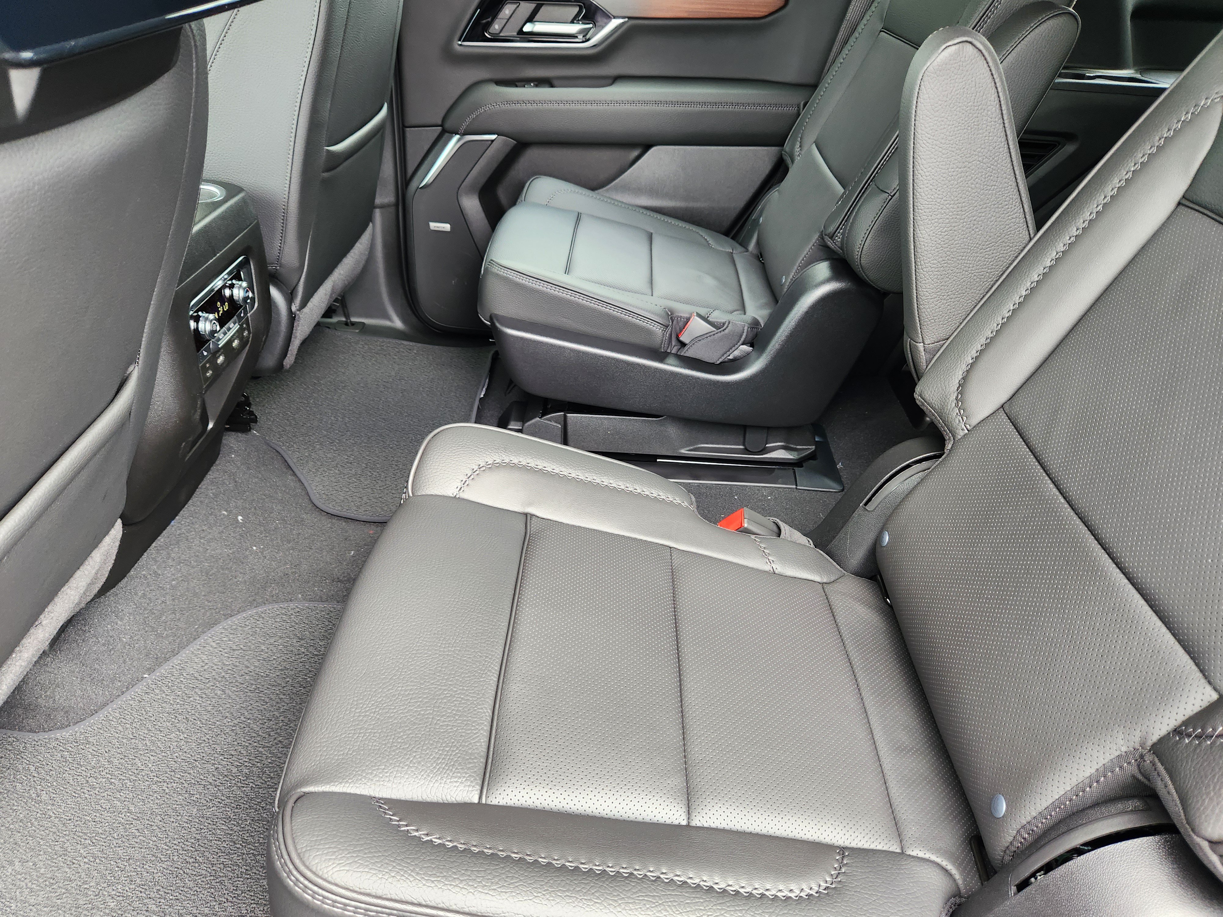 New 2026 GMC Yukon Denali w/ Denali Reserve Package AWD/4WD image 22