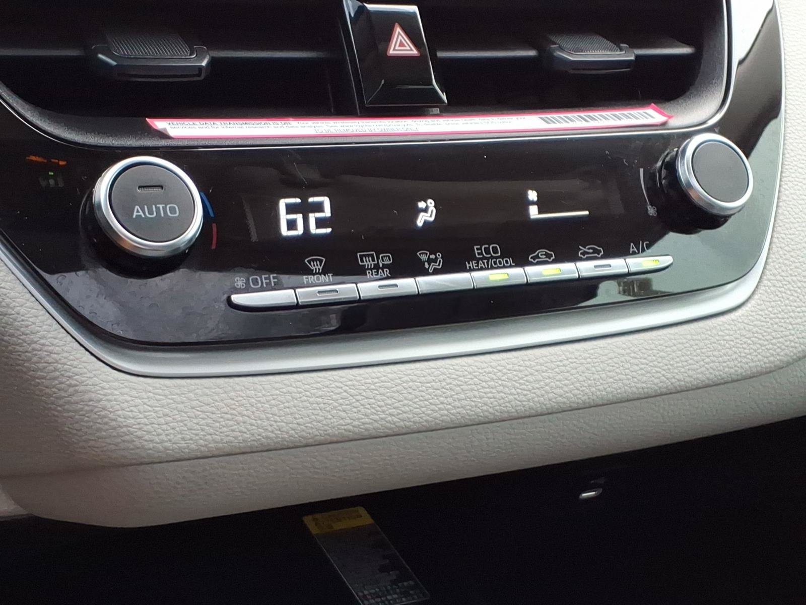 Used 2024 Toyota Corolla LE w/ LE Premium Package FWD image 18