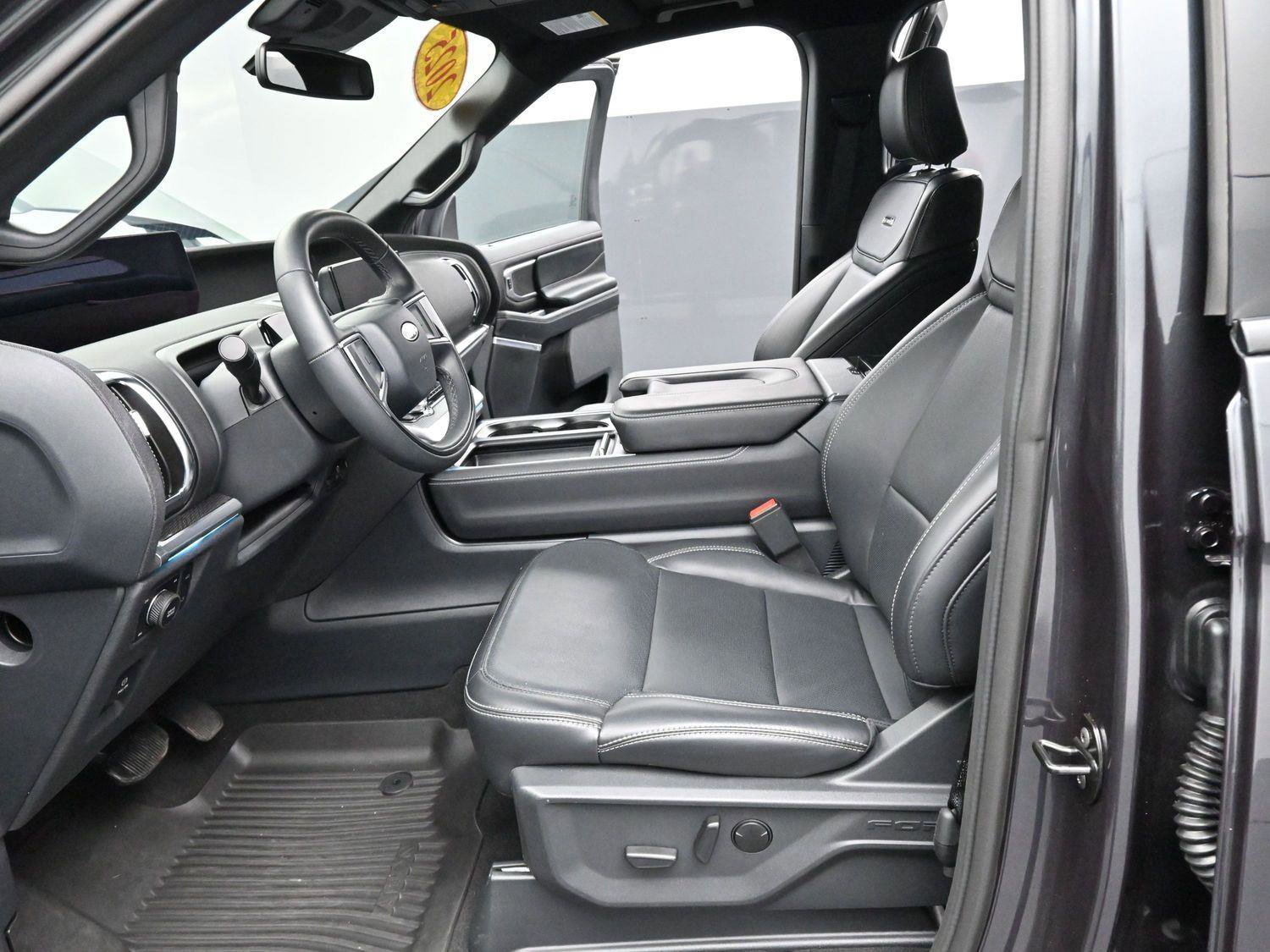 Used 2025 Ford Expedition Platinum w/ Stealth Performance Package image 18