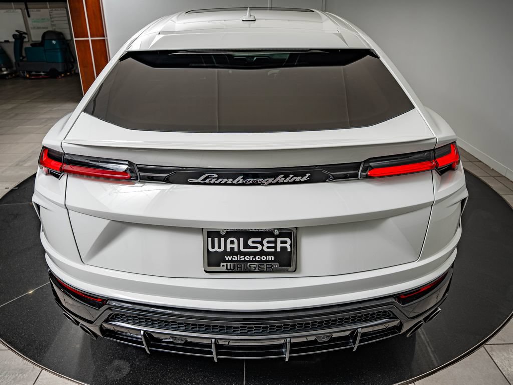 Used 2022 Lamborghini Urus AWD/4WD image 22