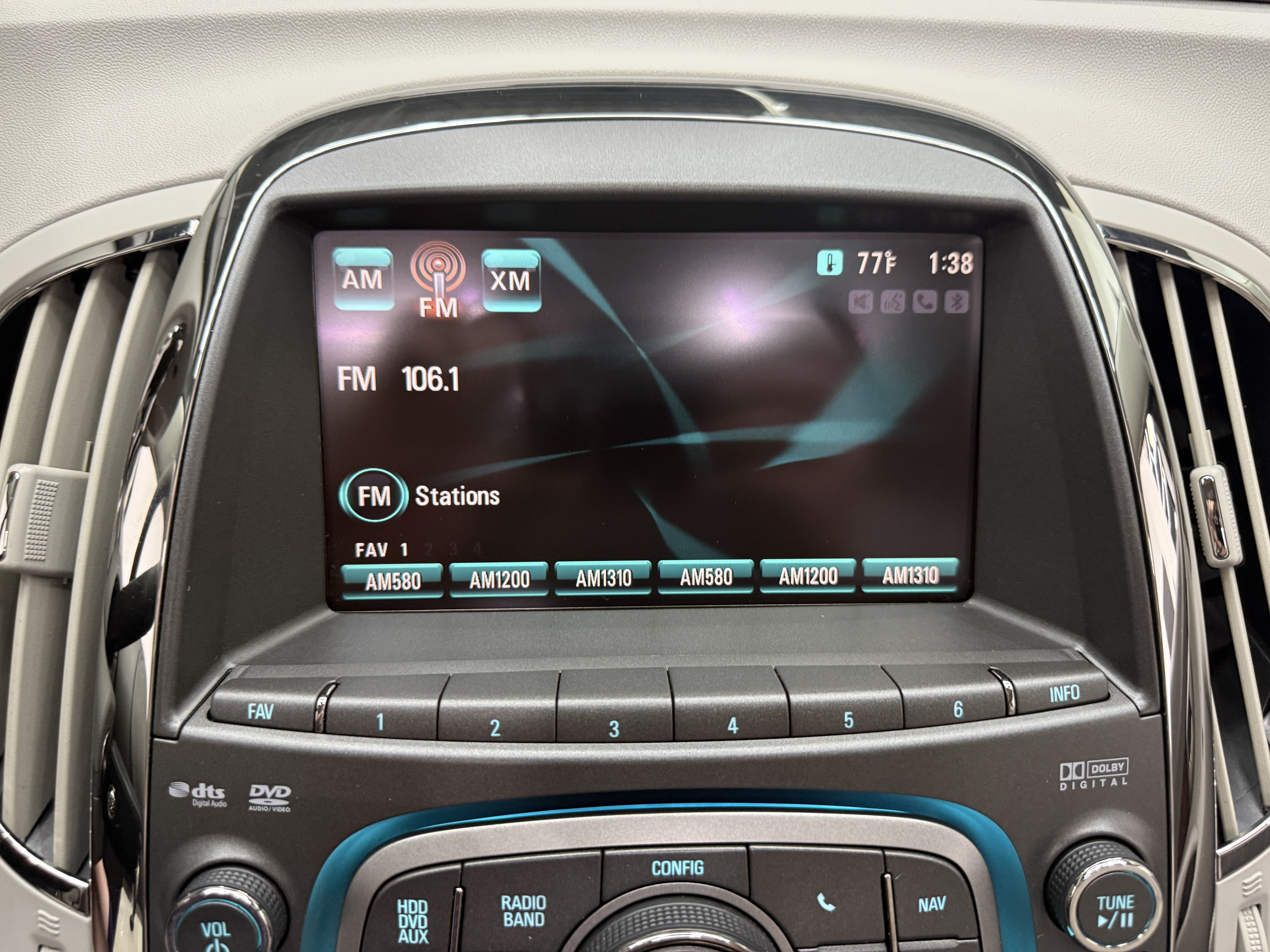 Used 2010 Buick LaCrosse CXL FWD image 16