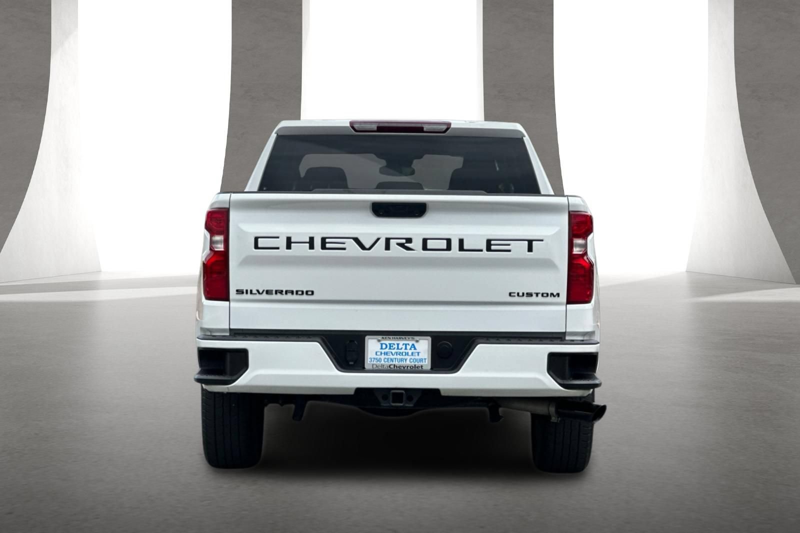 Used 2023 Chevrolet Silverado 1500 Custom w/ LPO, Dark Essentials Package AWD/4WD image 5