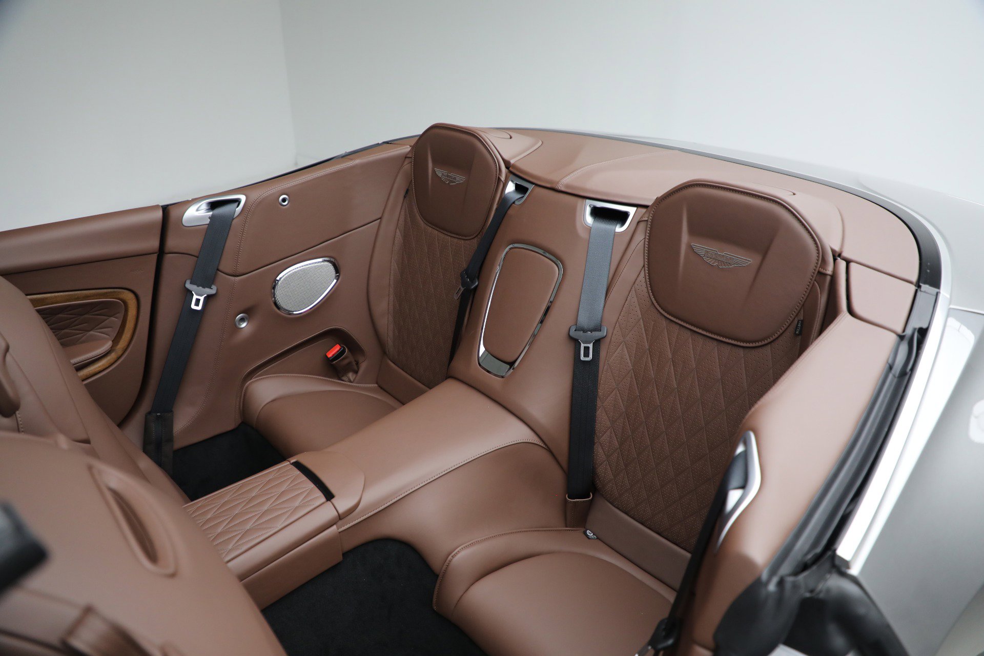 New 2026 Aston Martin DB12 Volante image 31