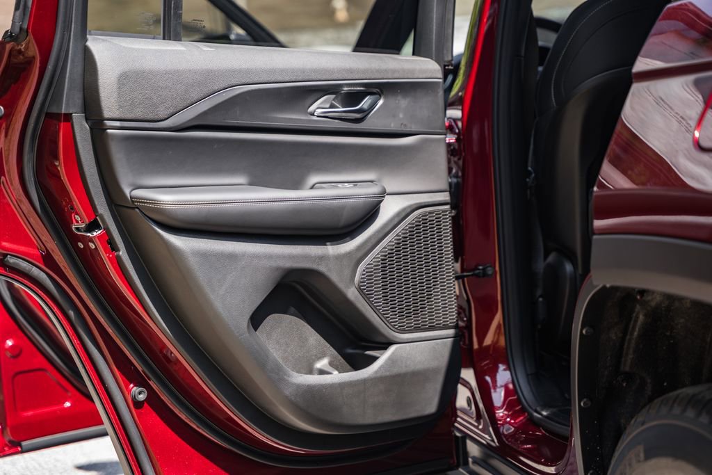 New 2025 Jeep Grand Cherokee Laredo X w/ Luxury Tech Group I image 35