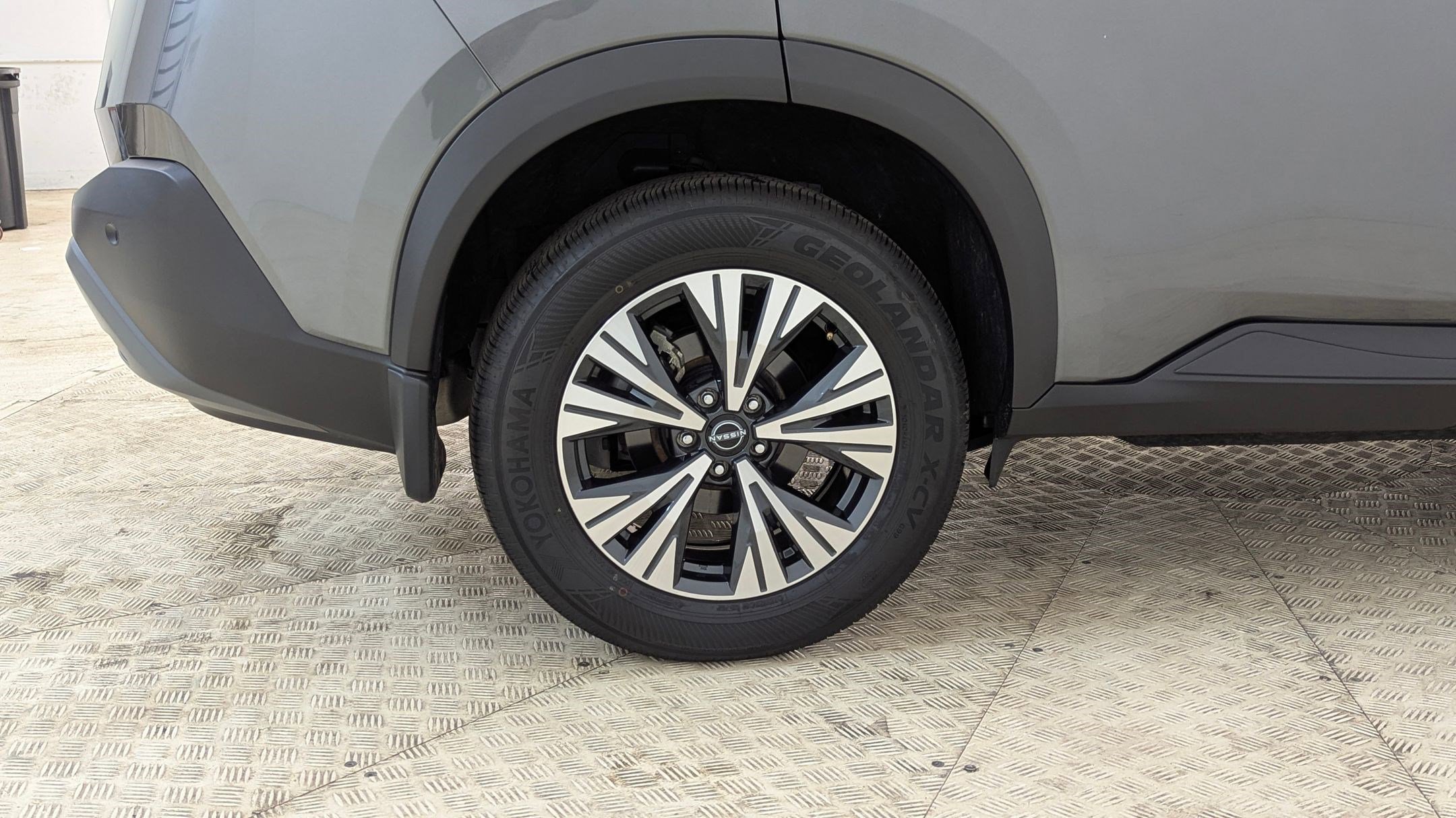 Used 2022 Nissan Rogue SV image 12