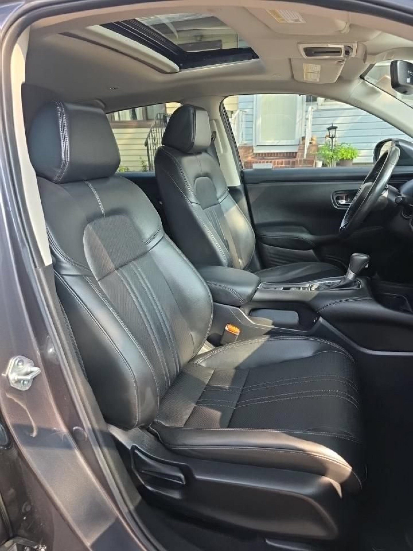 Used 2024 Honda HR-V EX-L image 16