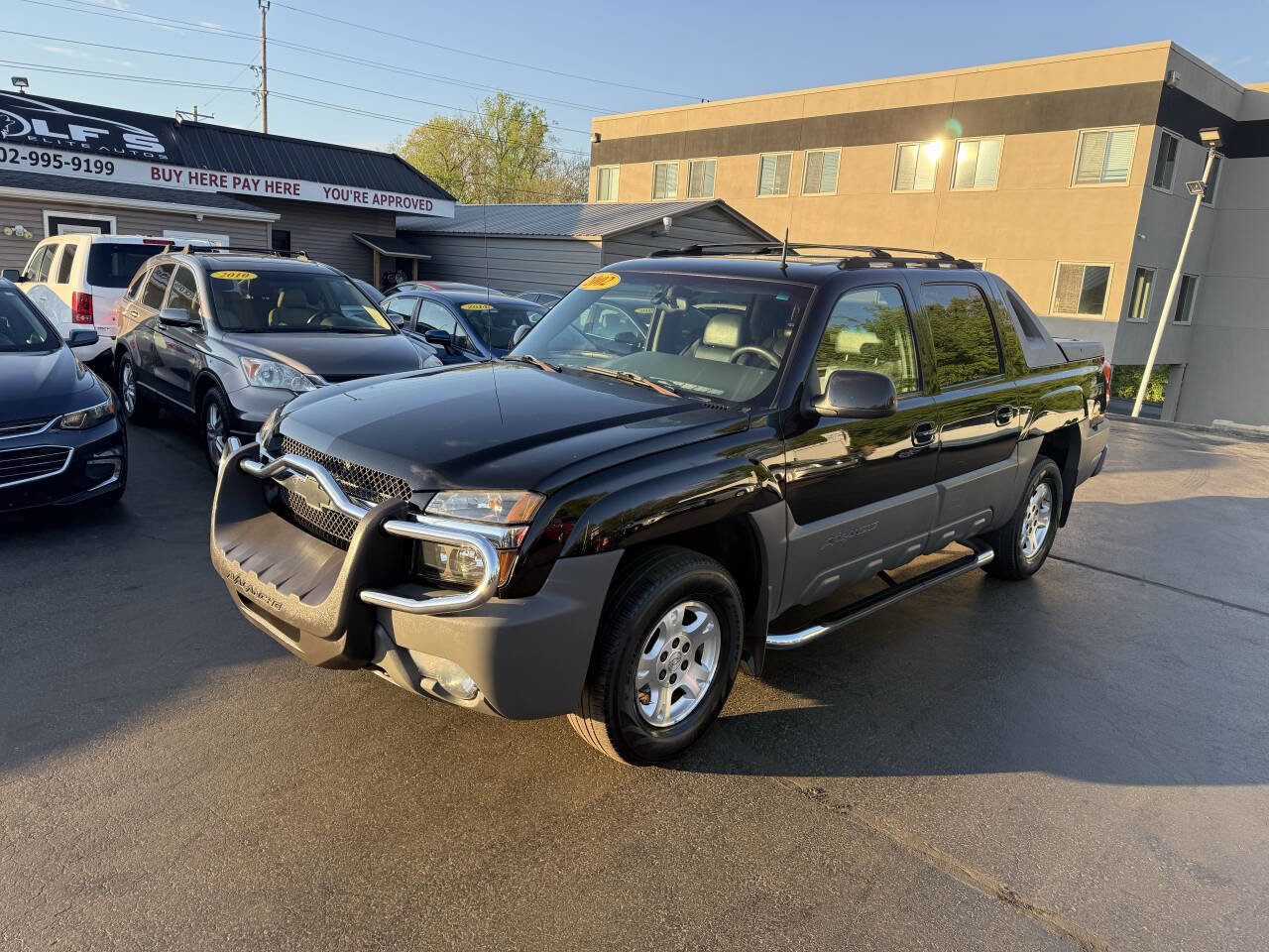 Used 2002 Chevrolet Avalanche 4x4 w/ Off-Road Suspension Pkg image 1