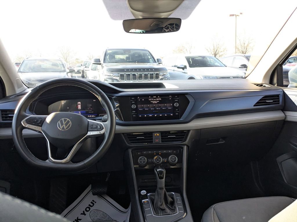 Used 2024 Volkswagen Taos SE image 55