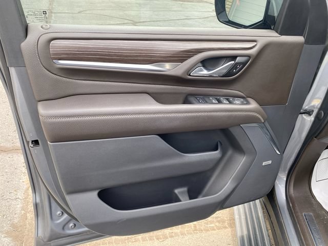 Used 2021 GMC Yukon XL Denali w/ Denali Premium Package AWD/4WD image 11