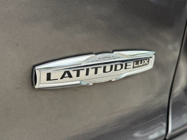 Used 2021 Jeep Cherokee Latitude Lux w/ Sun & Sound Group FWD image 10