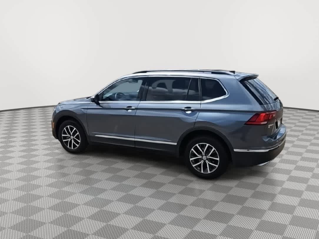 Used 2021 Volkswagen Tiguan SE w/ Panoramic Sunroof Package FWD image 6