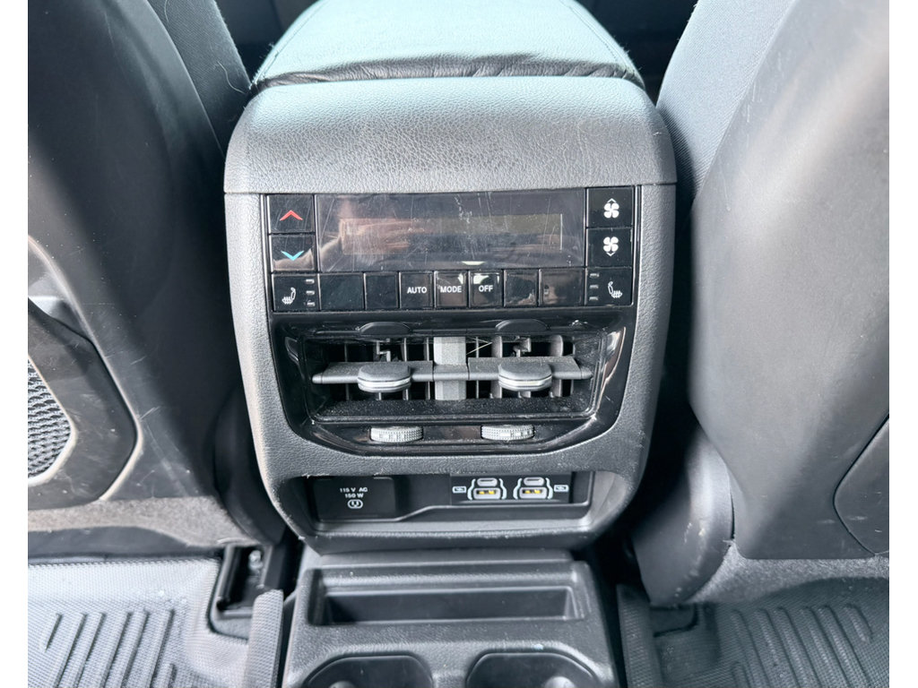 Used 2023 Jeep Grand Cherokee L Limited w/ Trailer Tow Group (B) AWD/4WD image 30