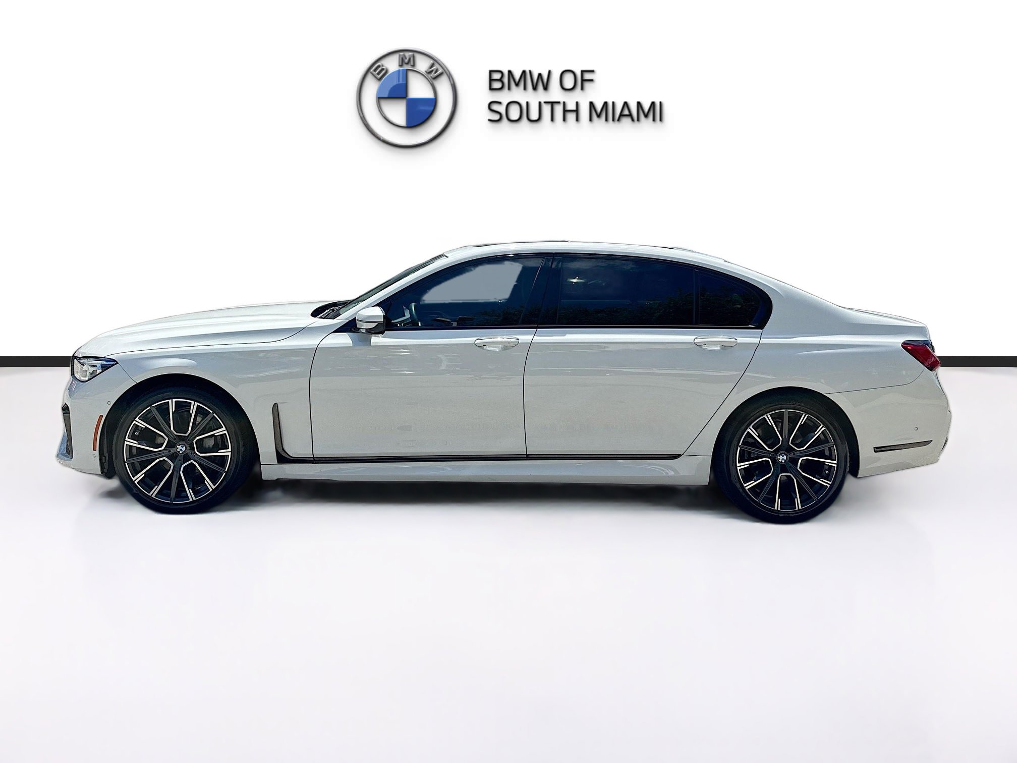 Used 2020 BMW 740i w/ M Sport Package image 4