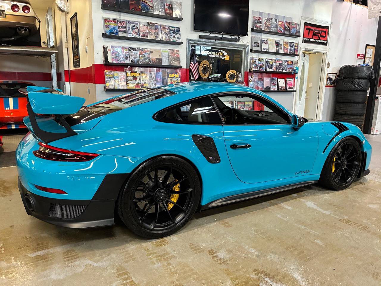 Used 2018 Porsche 911 GT2 RS RWD image 8