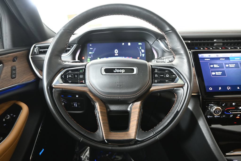 Used 2023 Jeep Grand Cherokee Summit w/ Advanced Protech Group IV AWD/4WD image 33