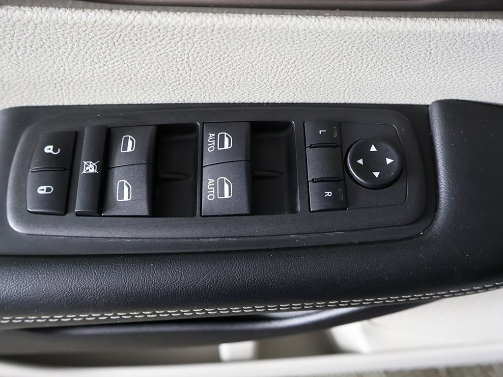 Used 2023 Chrysler Voyager LX FWD image 34