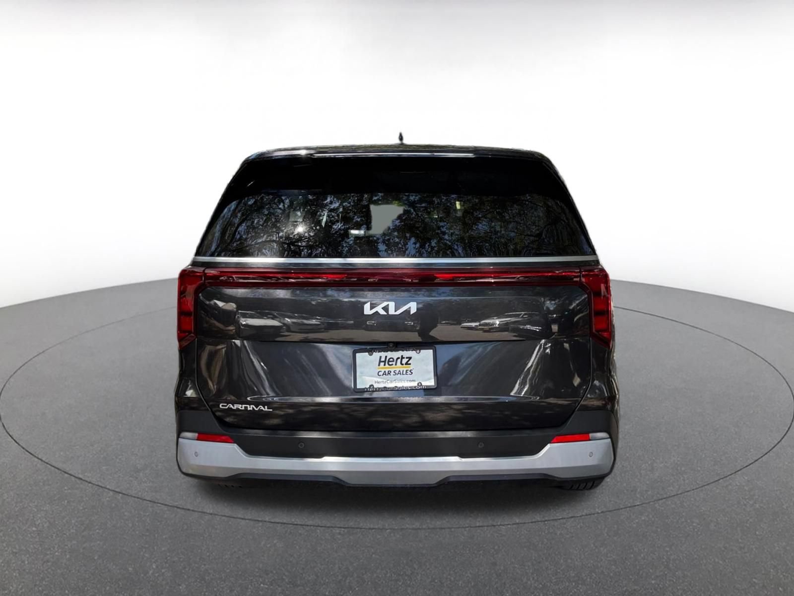 Used 2026 Kia Carnival FWD image 6