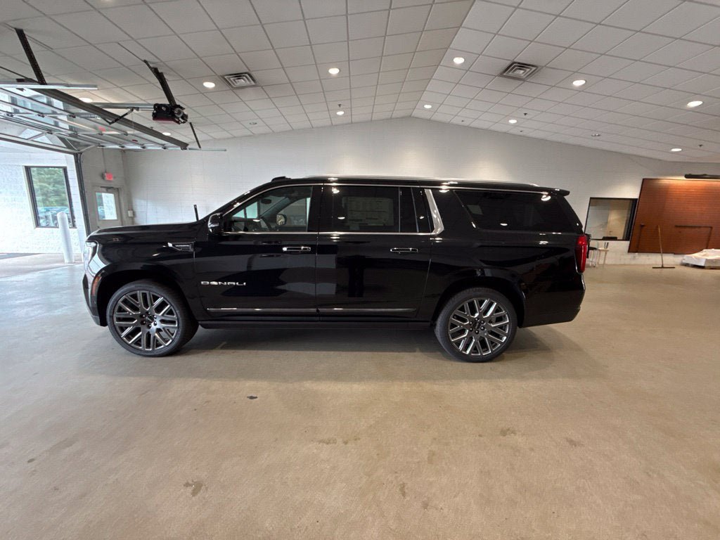 New 2026 GMC Yukon XL Denali Ultimate w/ LPO, Floor Liner Package AWD/4WD image 4