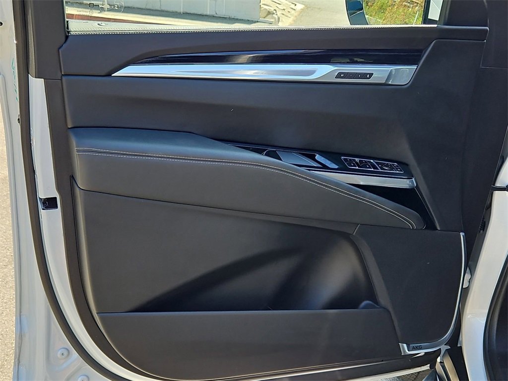 Certified 2025 Cadillac Escalade Sport w/ LPO, ONYX Package image 20